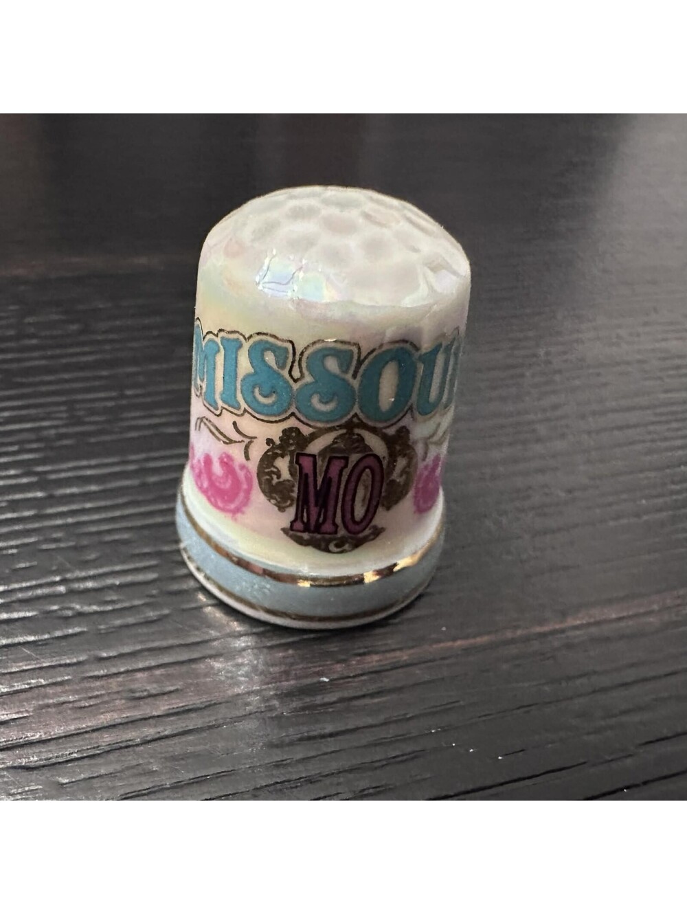 Vintage Missouri MO Souvenir Thimble Iridescent Pearl Floral Gold Trim EUC